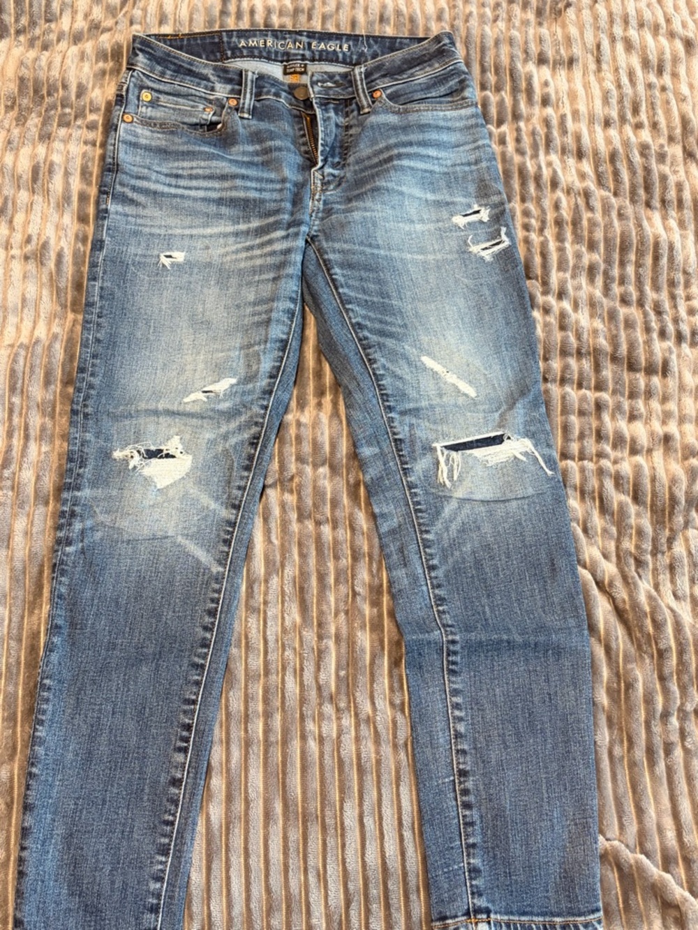 American Eagle Outfitters Men’s Light Blue Ripped Skinny Jeans